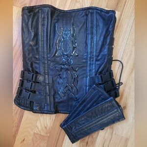Underworld Selene Black Leather Overbust Corset and Bracers 28 Waist C/D Bust